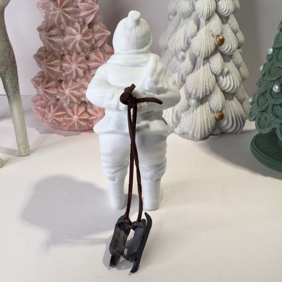 Dept 56 Winter Silhouette Skating Child White Porcelain With Pewter Skat… - Picture 7 of 9